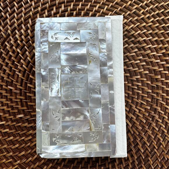 Vintage 1985 Mother-of-Pearl Inlay Holy Bible – owned by Hon. Jim Wright - Picture 2 of 16